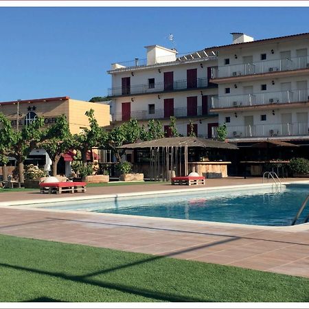 Hostal Solfina Palafolls Exterior foto